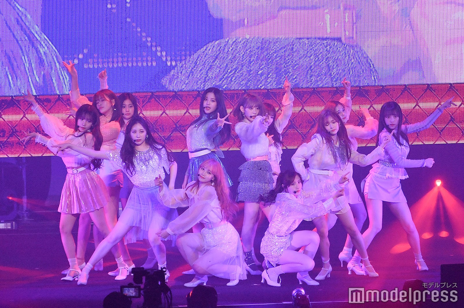 IZ*ONE （C）モデルプレス