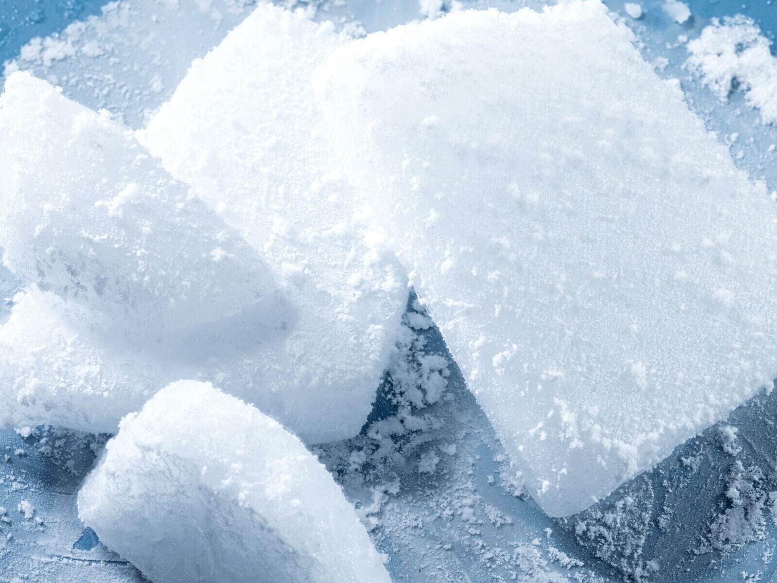 危険！ 濃度10％で呼吸困難、20％で死亡も……知らないと命にかかわる「ドライアイス」のリスク