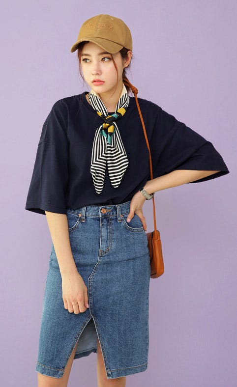 ユニークストライプパターン配色スカーフ・全4色「DHOLIC」2,138円(税込)/画像提供:DHOLIC