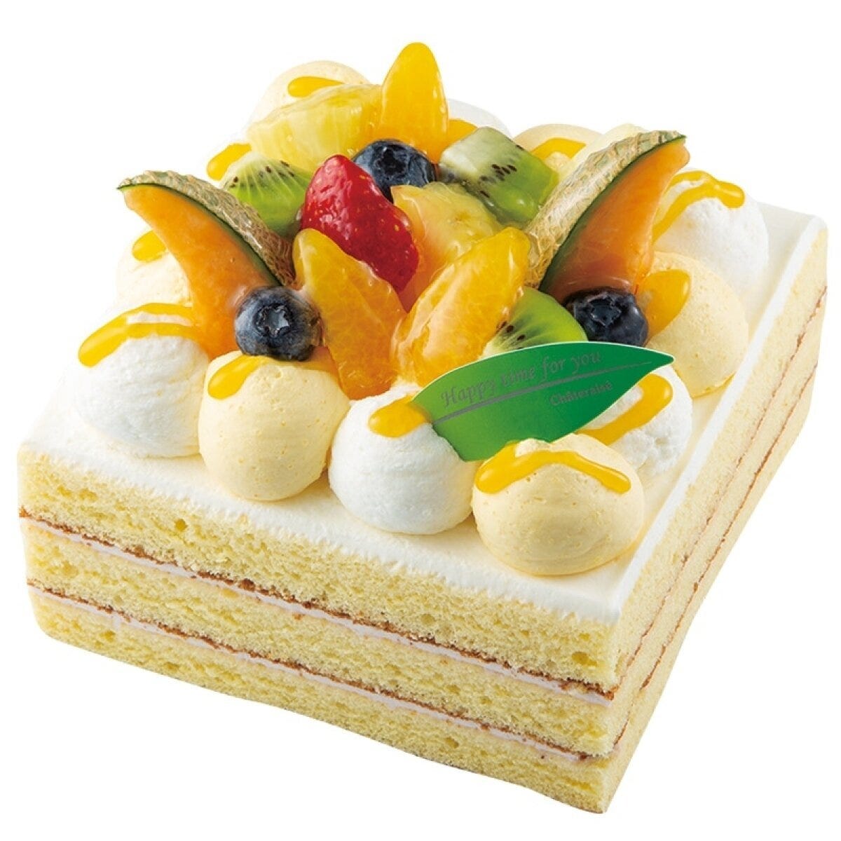 白いクリームの四角いケーキに様々なフルーツが華やかに飾られている