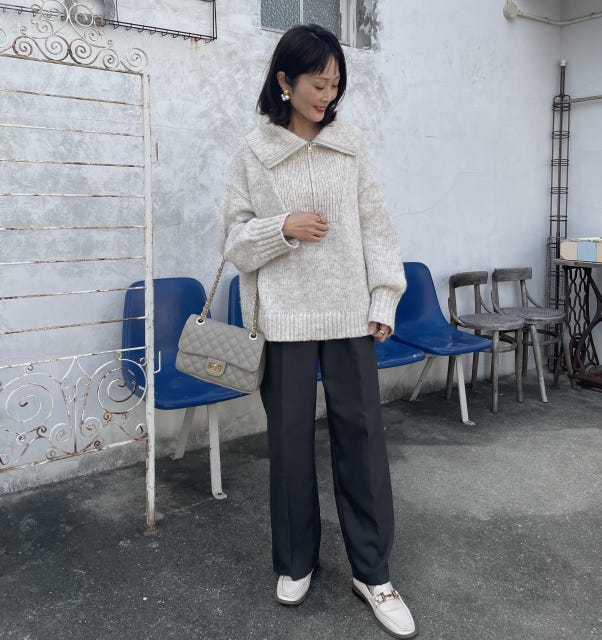 ハーフジップニット　コーデ　パンツ　きれいめ