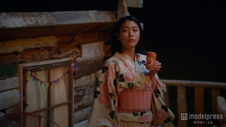 成海璃子／新CMカットより