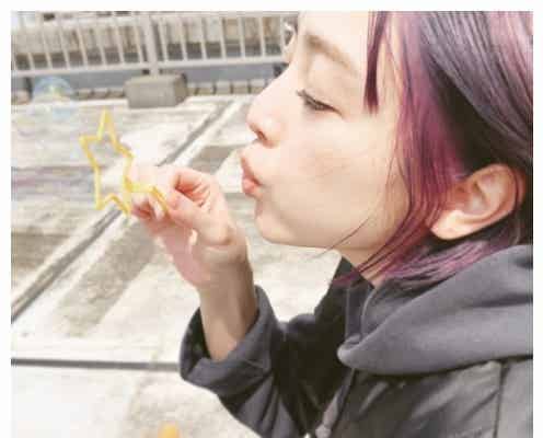 セルフカット&ヘアカラーのコツは?安達祐実・本田翼・藤田ニコルらも挑戦