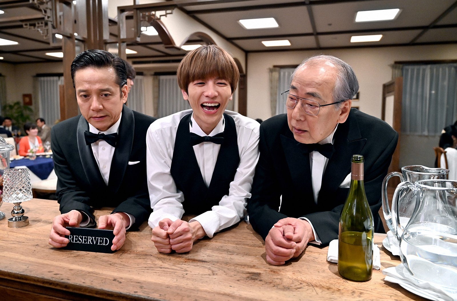 （左から）勝村政信、志尊淳、岸部一徳／「Heaven？～ご苦楽レストラン～」第3話より（C）TBS