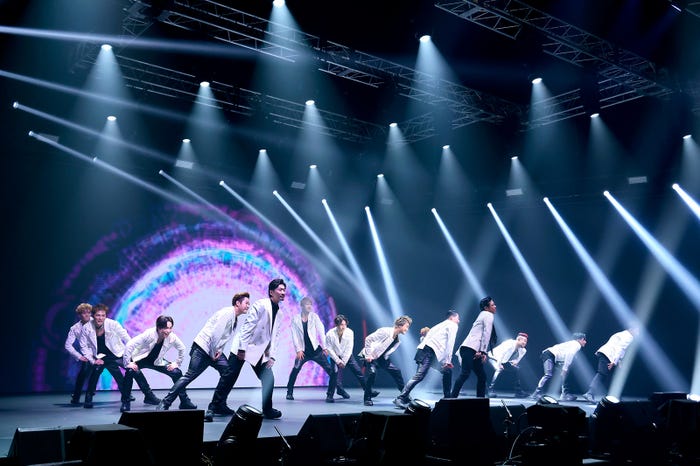 『LIVE×ONLINE COUNTDOWN 2020→2021 “RISING SUN TO THE WORLD”』より(提供写真)
