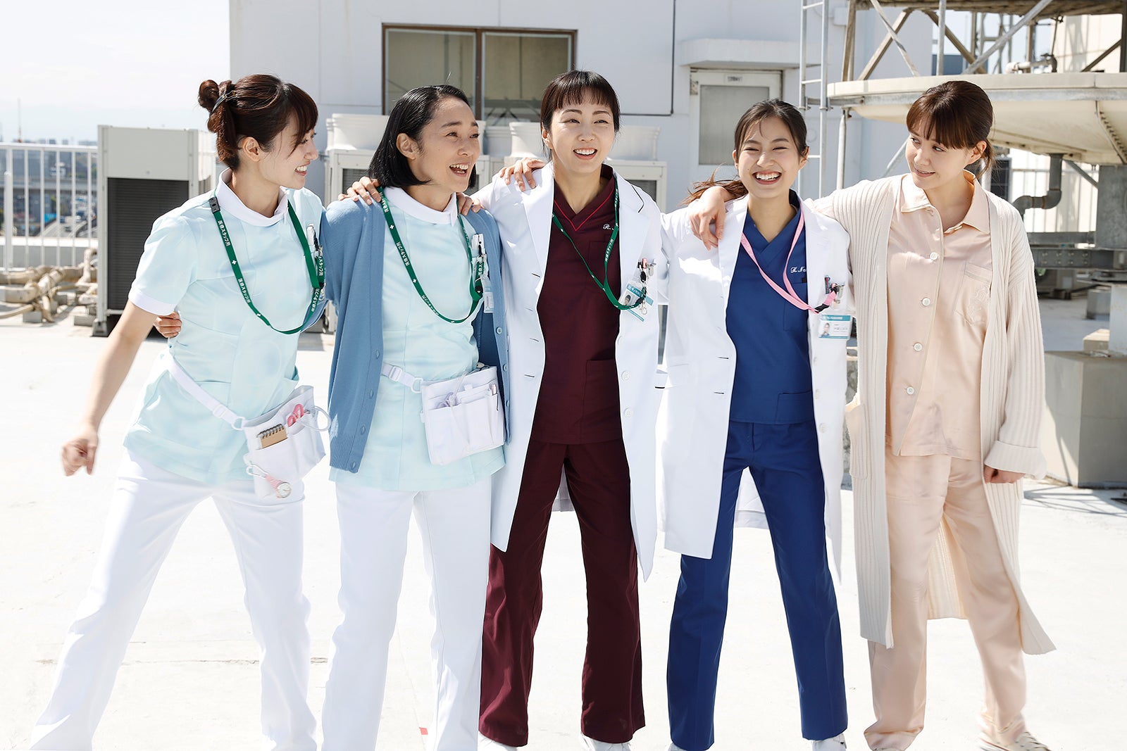 奥山かずさ、西尾まり、木南晴夏、恒松祐里、トリンドル玲奈（C）テレビ朝日