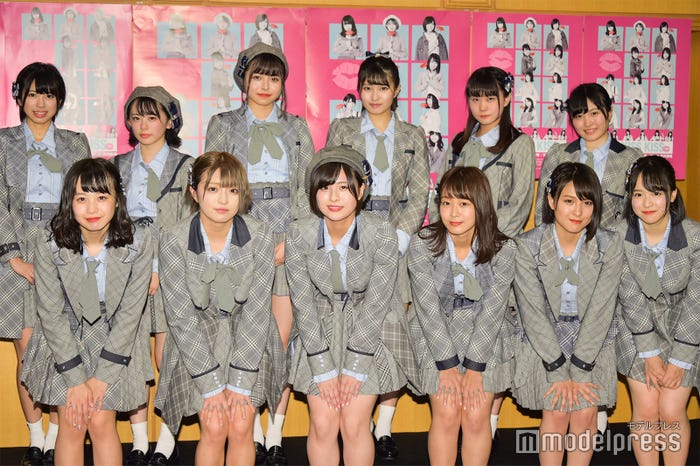(後列左から)大西桃香、濱咲友菜、人見古都音、行天優莉奈、立仙愛理、谷口もか(前列左から)横山結衣、佐藤七海、佐藤栞、太田奈緒、山田菜々美、倉野尾成美(C)モデルプレス