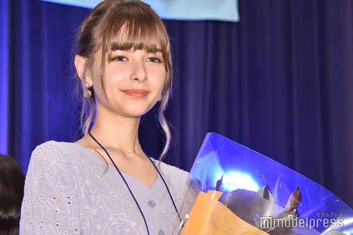 Vivi 美女モデル 嵐莉菜 無茶ぶりモノマネ 変顔披露が話題 爪痕残した と称賛の声 モデルプレス Vivi 美女モデル 嵐莉菜 無茶ぶりモノマネ 変顔披露が話題 爪痕残した と称賛の声 モデルプレス