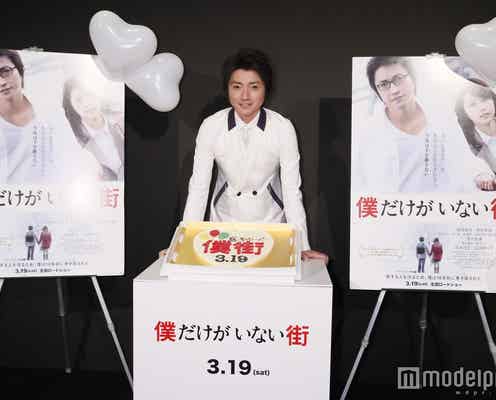 藤原竜也、白スーツでホワイトデー 観客全員に“手渡しチョコ”サプライズ