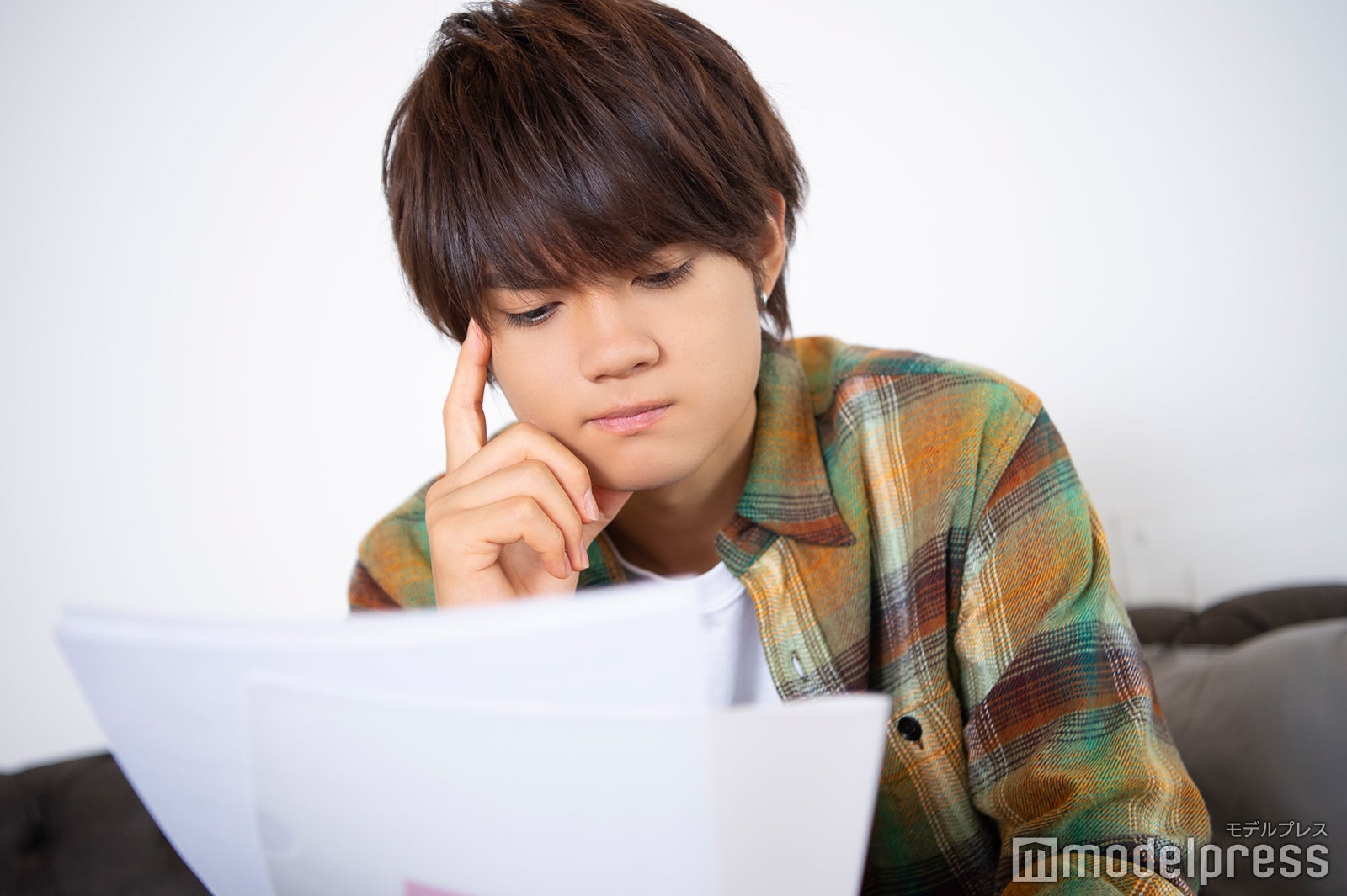 連絡の頻度問題…（C）モデルプレス