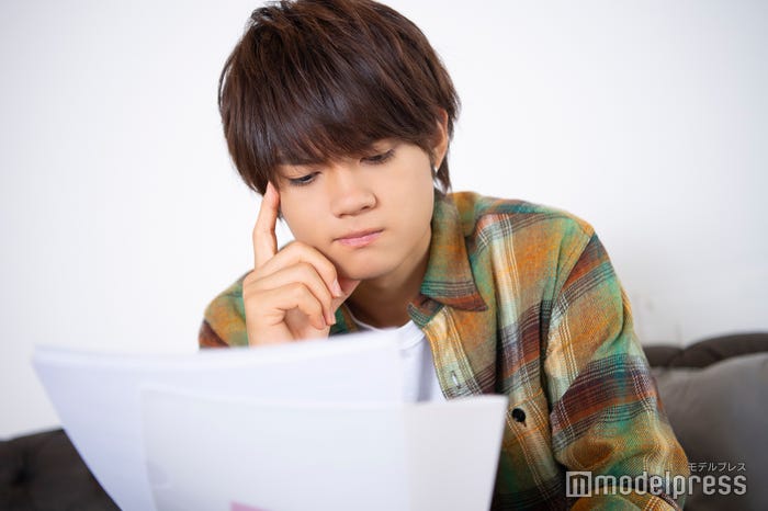 連絡の頻度問題…(C)モデルプレス
