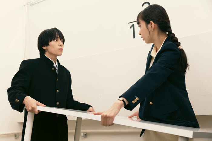 山下幸輝、井桁弘恵「私の町の千葉くんは。」第2話(C)「私の町の千葉くんは。」製作委員会