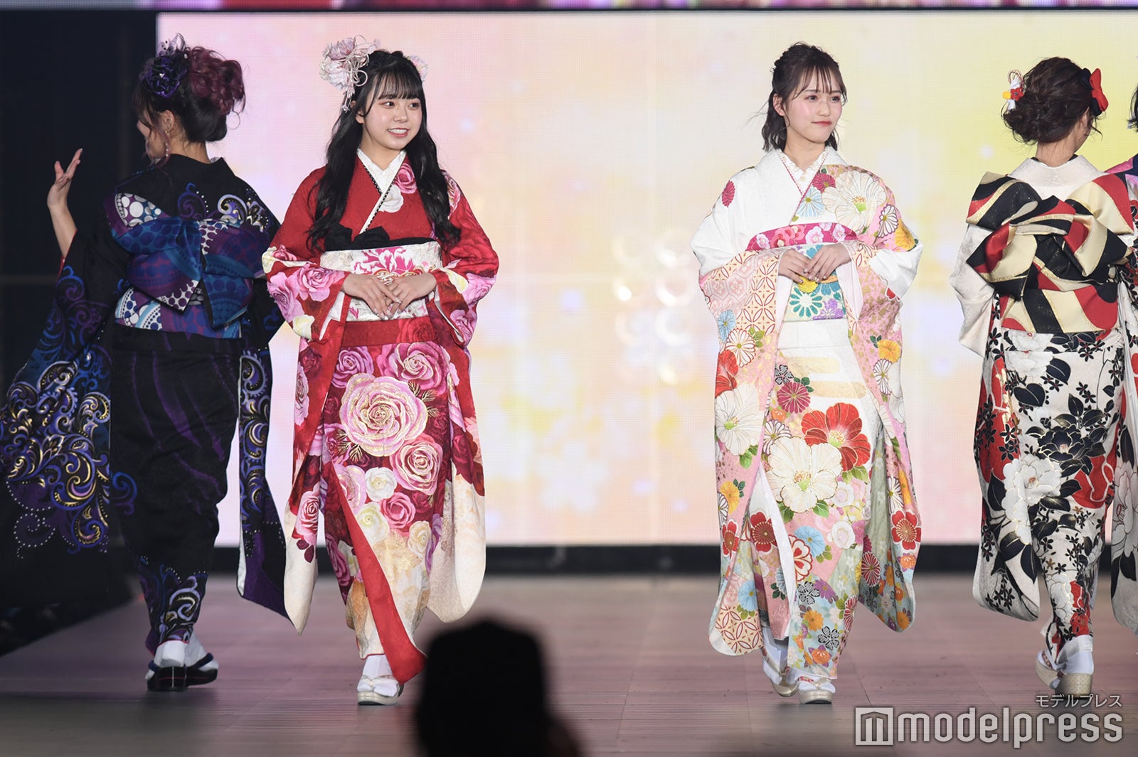 増田彩乃、西綾乃（C）モデルプレス