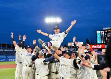 国学院大が完全V！ 鳥山監督が勝因語る「ホームラン数に注目がいくけど…」 7季ぶり5度目優勝に歓喜