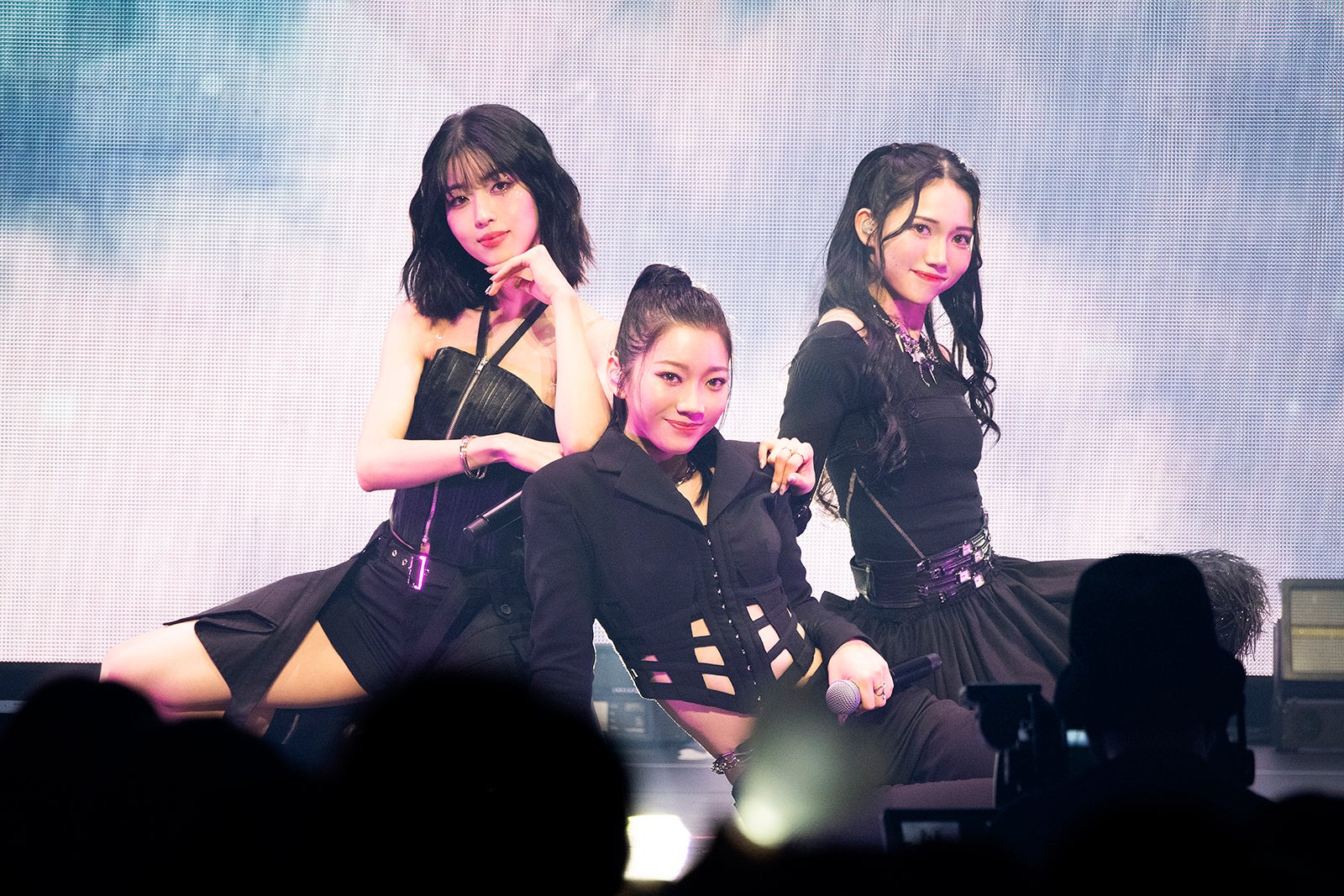 IS:SUE（C）LAPONE GIRLS