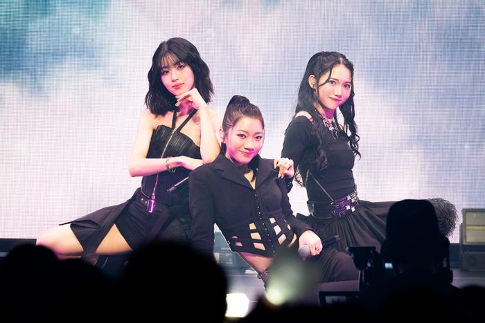 IS:SUE(C)LAPONE GIRLS