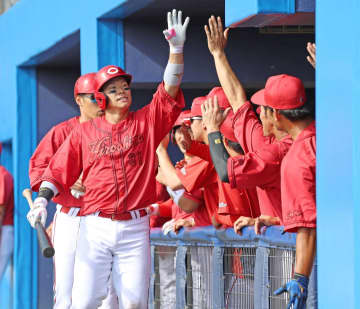 広島・坂倉 OP戦チーム1号「強く振りにいって前に飛んでくれたので良かった」 課題の直球撃ちに新井監督も高評価