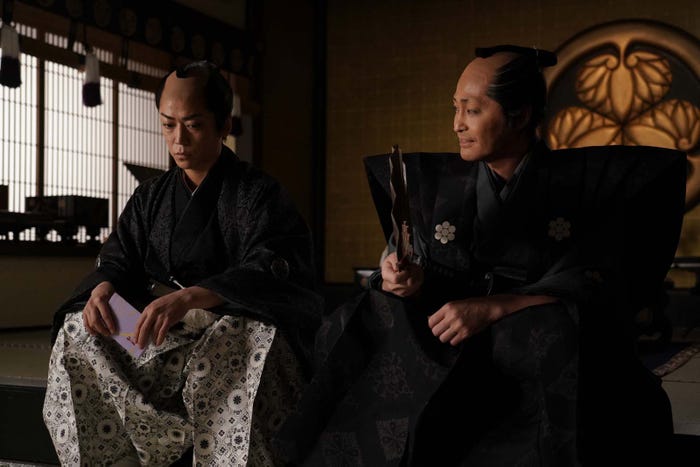 亀梨和也、安田顕「大奥」第2話より(C)フジテレビ