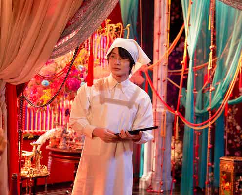 神木隆之介、割烹着姿で雑巾がけ&料理…魅力伝わる写真解禁<ホリック xxxHOLiC>