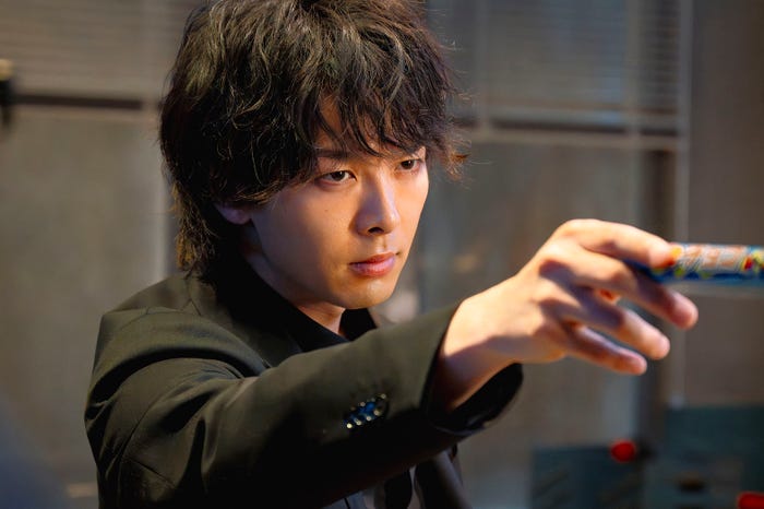 中村倫也「DOPE 麻薬取締部特捜課」第1話(C)TBS