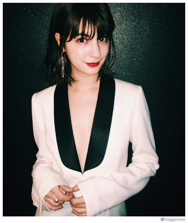 マギー、胸元ざっくりファッションに視線集中「エロカッコいい」「攻めてる」