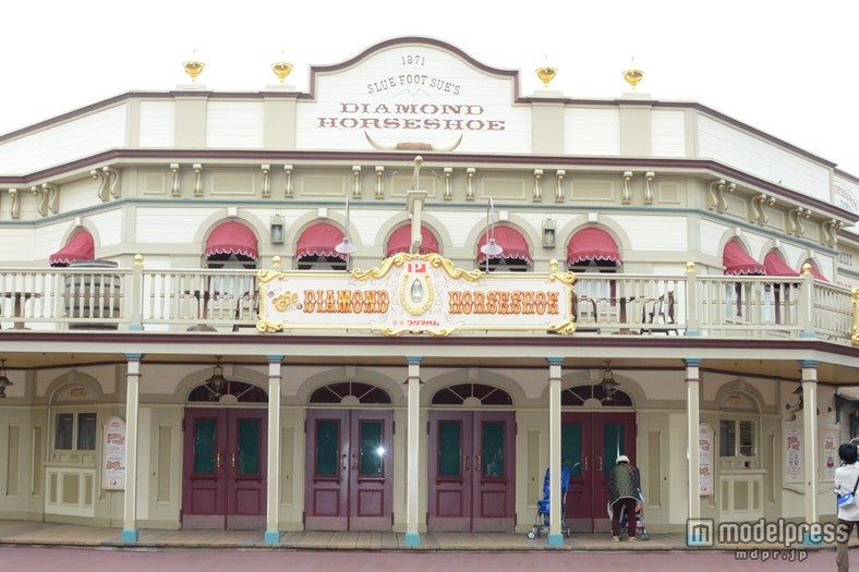 新しいディナーショー「ザ・ダイヤモンドホースシュー・プレゼンツ“ミッキー＆カンパニー”」が行われるレストラン「ザ・ダイヤモンドホースシュー」