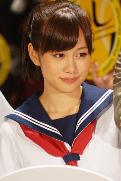 画像4/9) AKB48前田敦子、峯岸みなみ キュートなセーラー服姿で「もしドラ」初日舞台挨拶 - モデルプレス