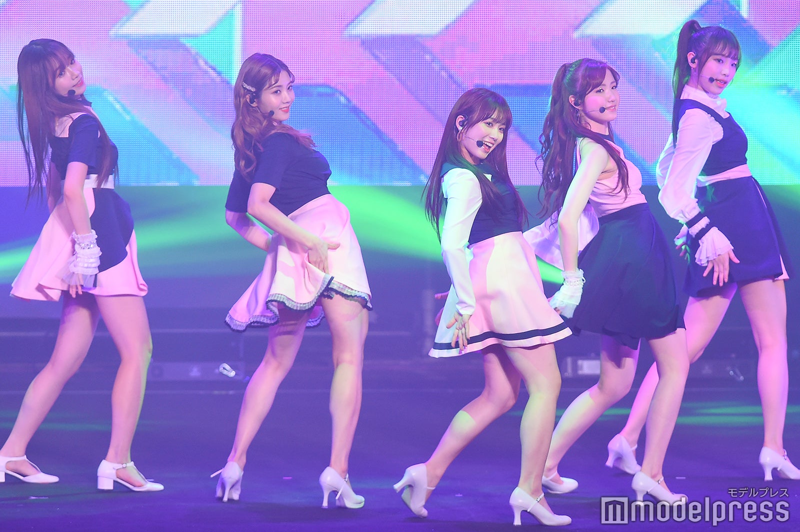 IZ*ONE （C）モデルプレス