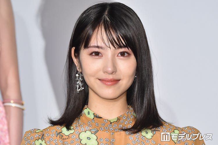 浜辺美波 ミニブタと戯れる姿が話題 可愛いの大渋滞 モデルプレス 浜辺美波 ミニブタと戯れる姿が話題 可愛いの大渋滞 モデルプレス