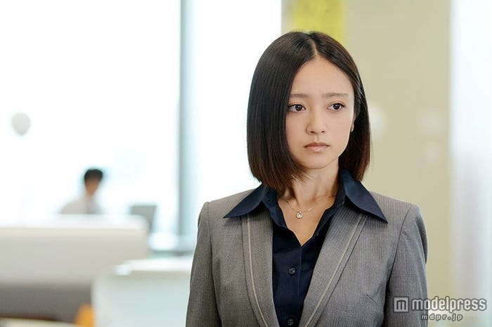 安達祐実(C)2015映画「ST 赤と白の捜査ファイル」製作委員会