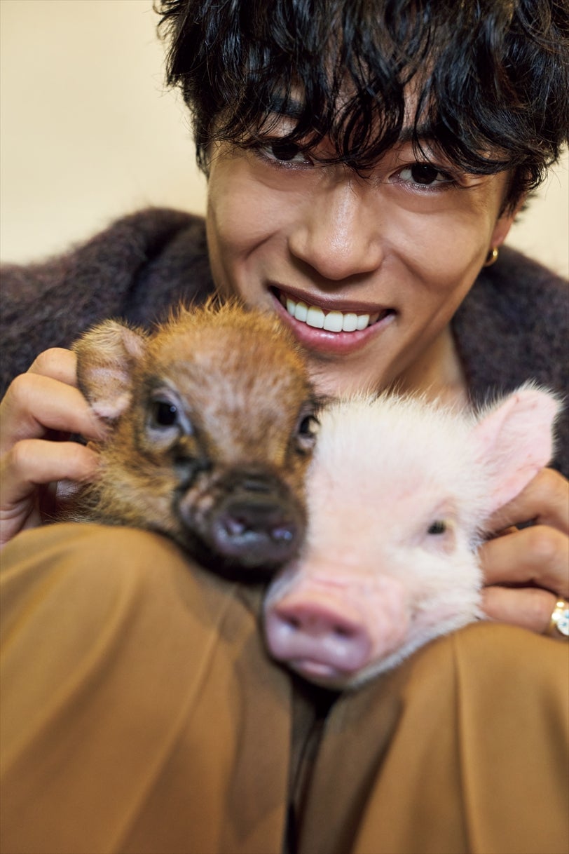 中務裕太1st写真集「1000%」イメージカット（提供写真）