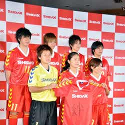 (後列左から)高瀬愛実選手、田中明日菜選手、近賀ゆかり選手、大野忍選手、(前列左から)海堀あゆみ選手、澤穂希選手、川澄奈穂美選手