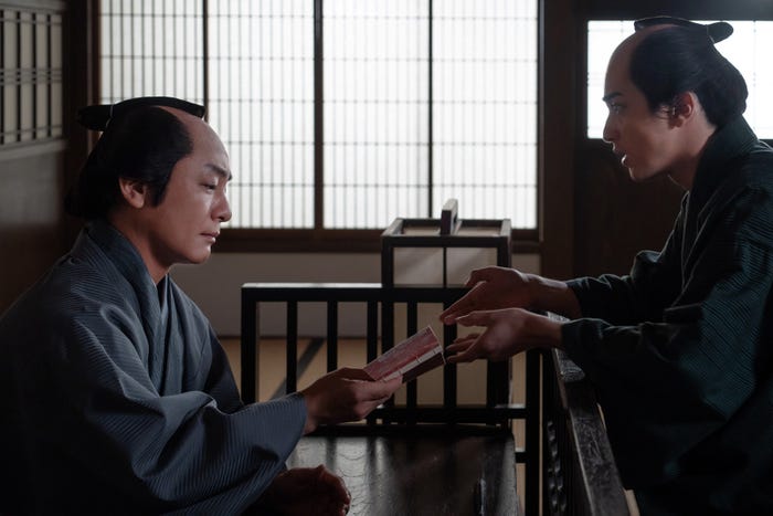 片岡愛之助、横浜流星「べらぼう~蔦重栄華乃夢噺~」第2話(C)NHK
