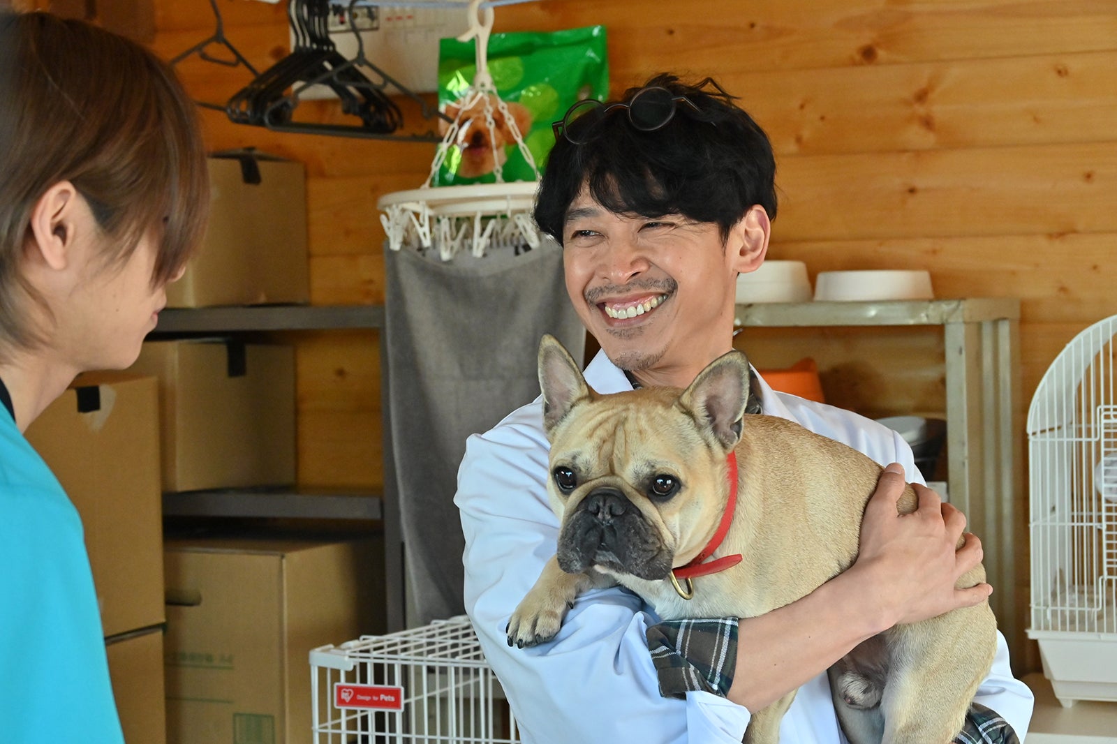 坂本昌行「ペットドクター花咲万太郎の事件カルテ」（第1弾）劇中写真より（C）BS TBS