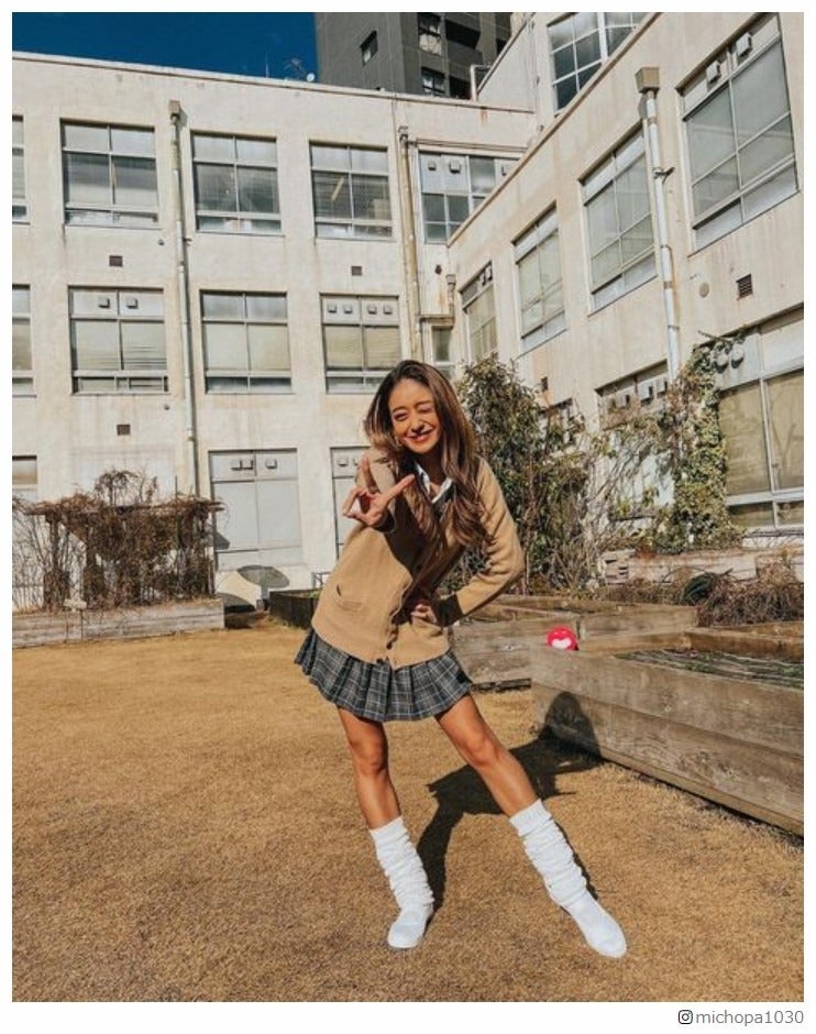 みちょぱ、ミニスカ制服姿披露 現役JK時代ショットも公開「違和感ゼロ」「可愛い」と絶賛の声