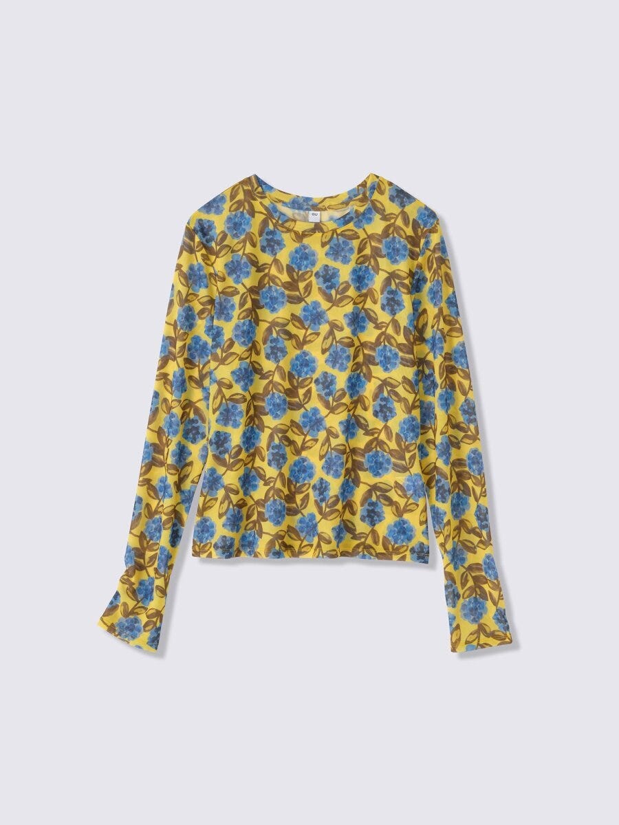 黄色地に青い花柄がプリントされたシアーTシャツ 黄色地に青い花柄がプリントされたシアーTシャツ