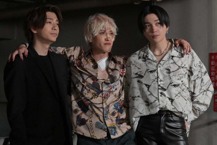 三浦翔平、兼近大樹、八木勇征「ホスト相続しちゃいました」第11話より(C)カンテレ