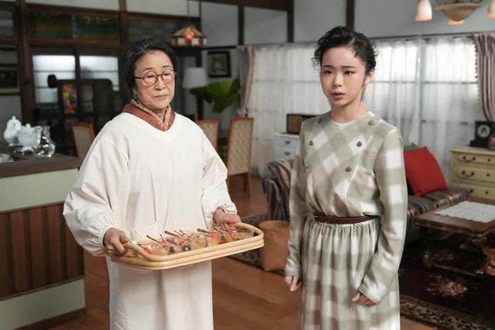 木野花、趣里「ブギウギ」第113話(C)NHK