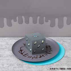 【五条悟】獄門疆ティラミス 税込1,650円(C)芥見下々/集英社・呪術廻戦製作委員会