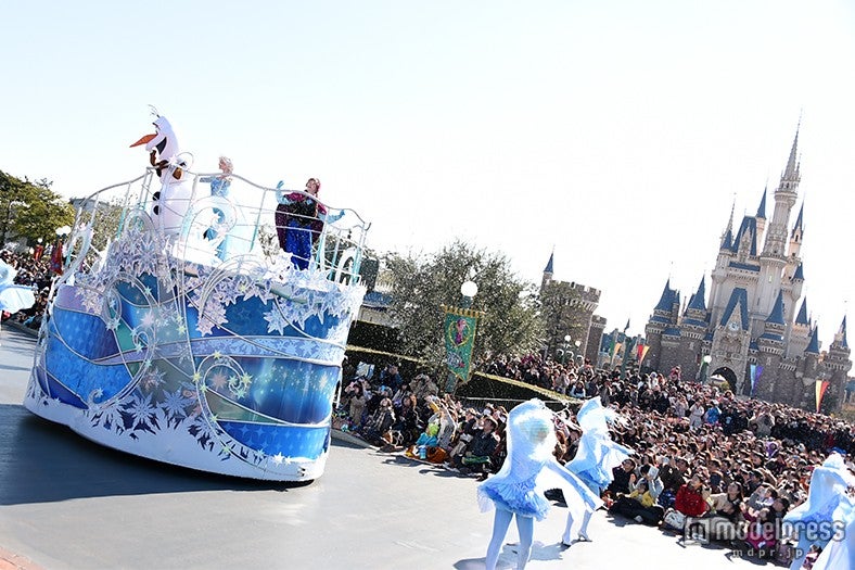 スペシャルイベント「アナとエルサのフローズンファンタジー」がスタート