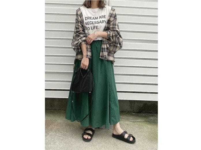 日差しの強い時や冷房対策など、さっと羽織りたい時にも便利　出典：WEAR