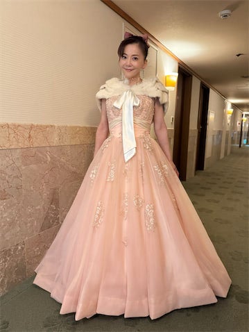 華原朋美、ビジュが仕上がりすぎ…“プリンセス風ドレス姿”に反響続々