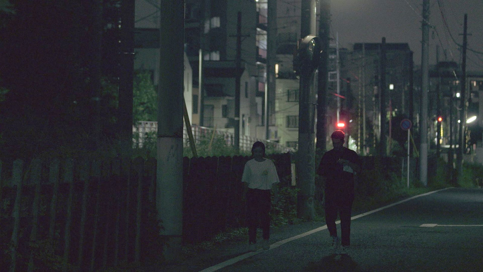 香織と凌がコンビニへ「TERRACE HOUSE TOKYO 2019-2020」18th WEEK （C）フジテレビ／イースト・エンタテインメント