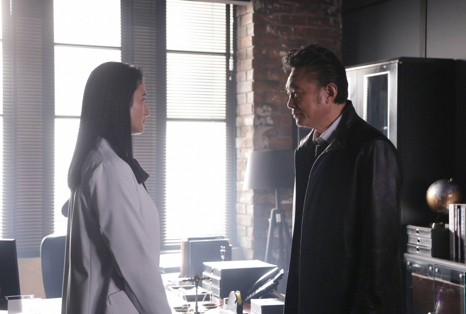 小雪・船越英一郎／「トレース～科捜研の男～」第10話より（C）フジテレビ