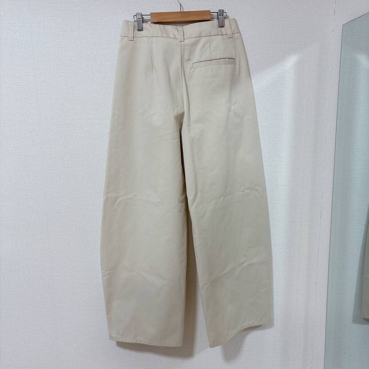 GUチノタックバレルパンツ　NATURAL　背面