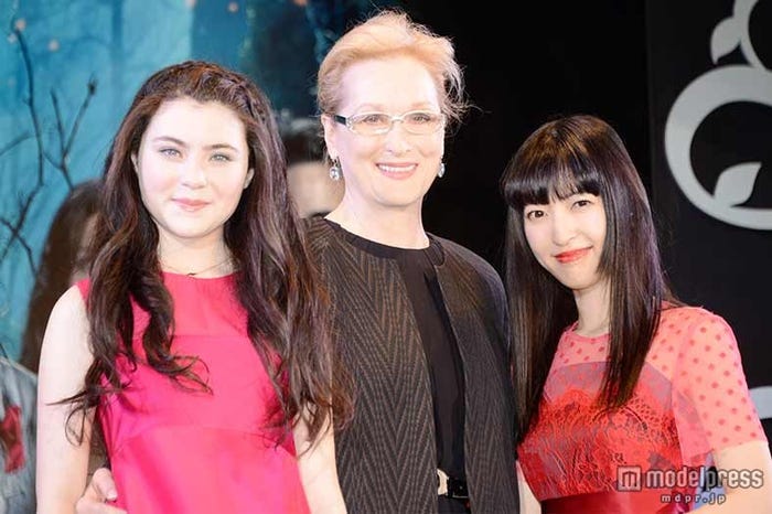 (左から)リラ・クロフォード、メリル・ストリープ、神田沙也加