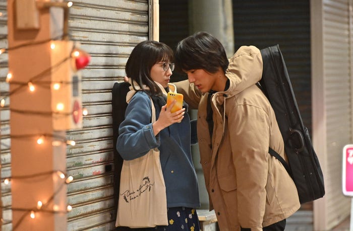 波瑠、中川大志/「G線上のあなたと私」第3話より(C)TBS