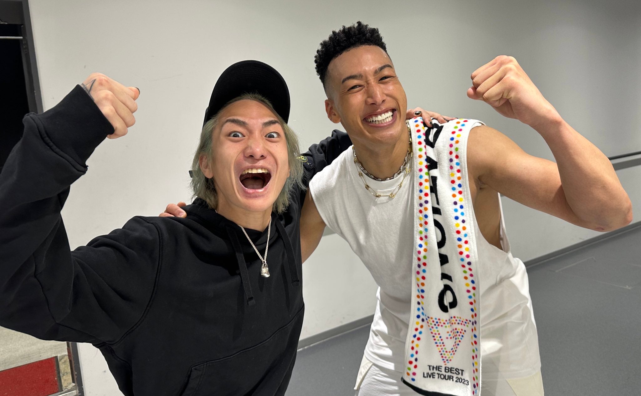 DJ社長、メンディーと2ショット「同じ髪型にしてくる」→イメチェン後「えぐかわいい」と話題に