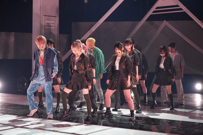 AKB48&Da-iCE (C)日本テレビ