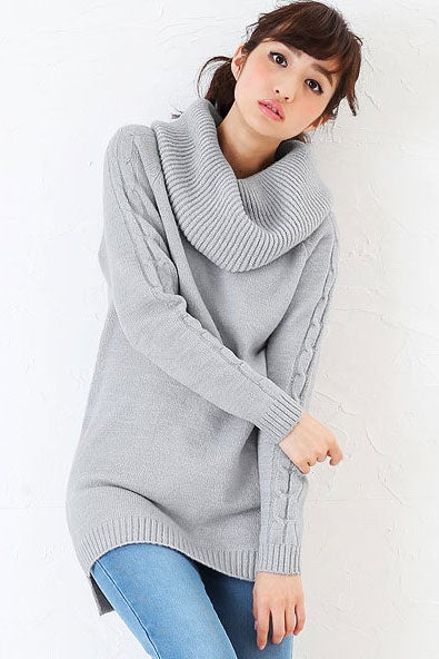 オフタートルネック☆ニットチュニックトップス「神戸レタス」2990円（税込）／画像提供：神戸レタス